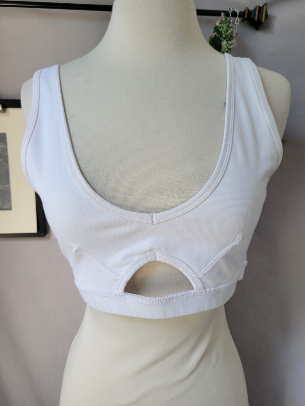 Outdoor Voices Scoop Peakaboo Cutout Bra White L - Picture 2 of 10